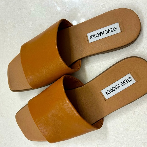 Steve Madden Shoes - Steve Madden Karrmaa leather sandals